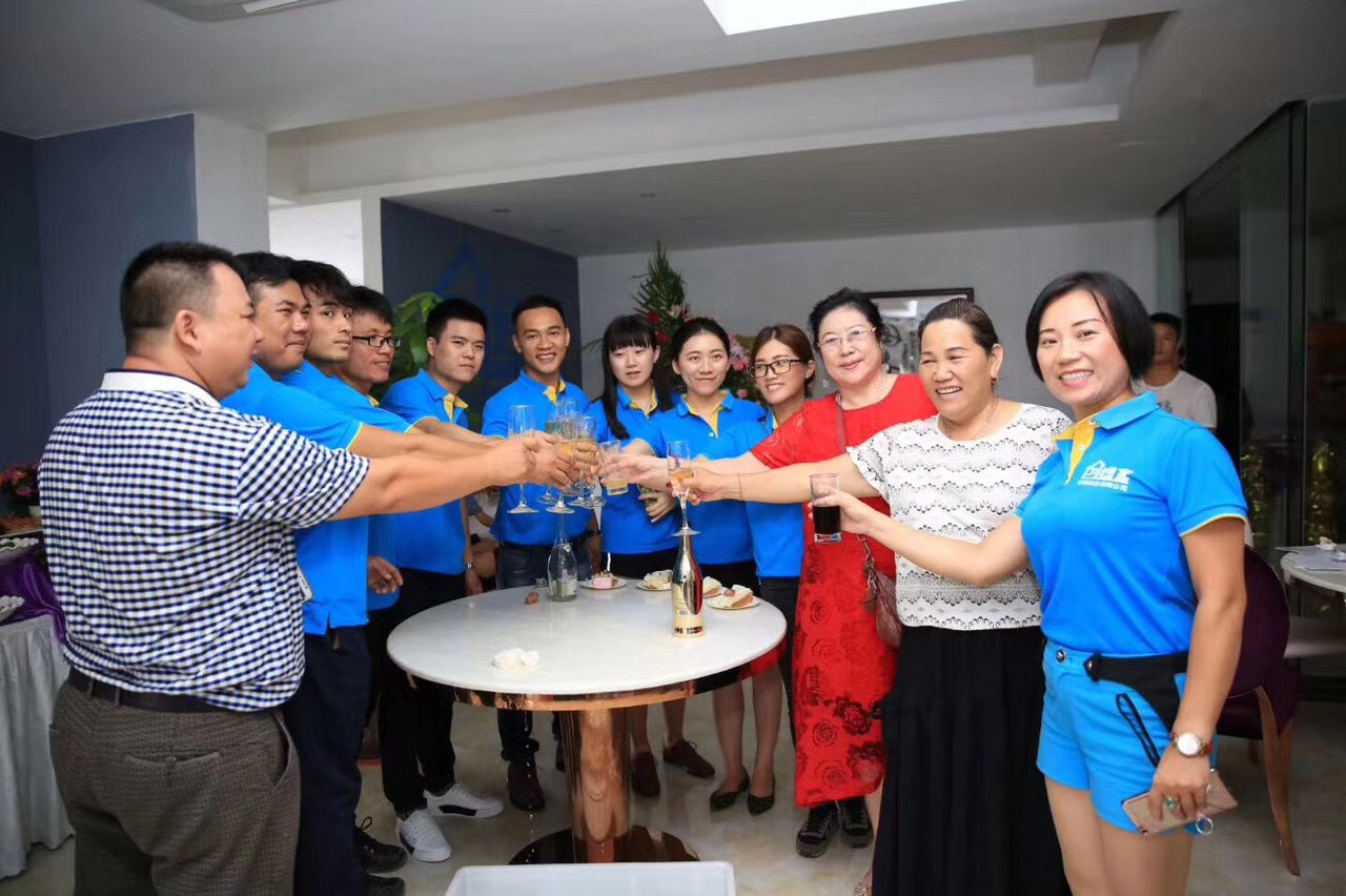 熱烈祝賀創(chuàng)綠家空氣治理?？诜?wù)中心新落成！