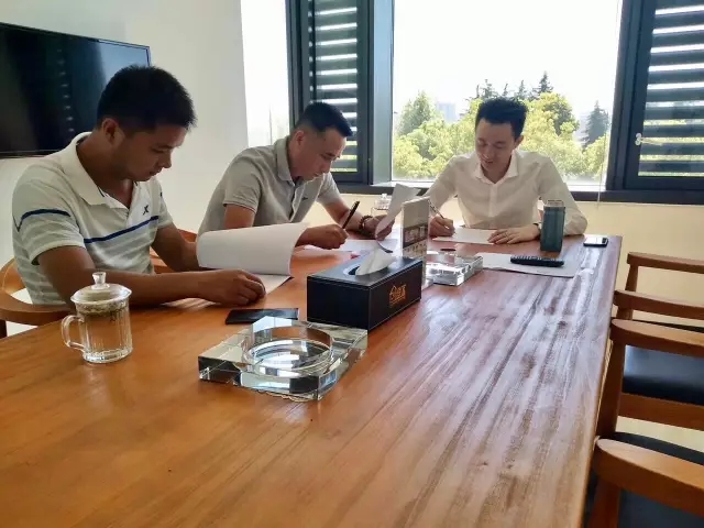 熱烈祝賀蕪湖鳩江孫總、潘總簽約創(chuàng)綠家！
