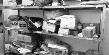 廚房水管破裂傳出刺鼻性氣味，原以為是鄰居家甲醛超標(biāo)，沒想到是“絕命毒師”