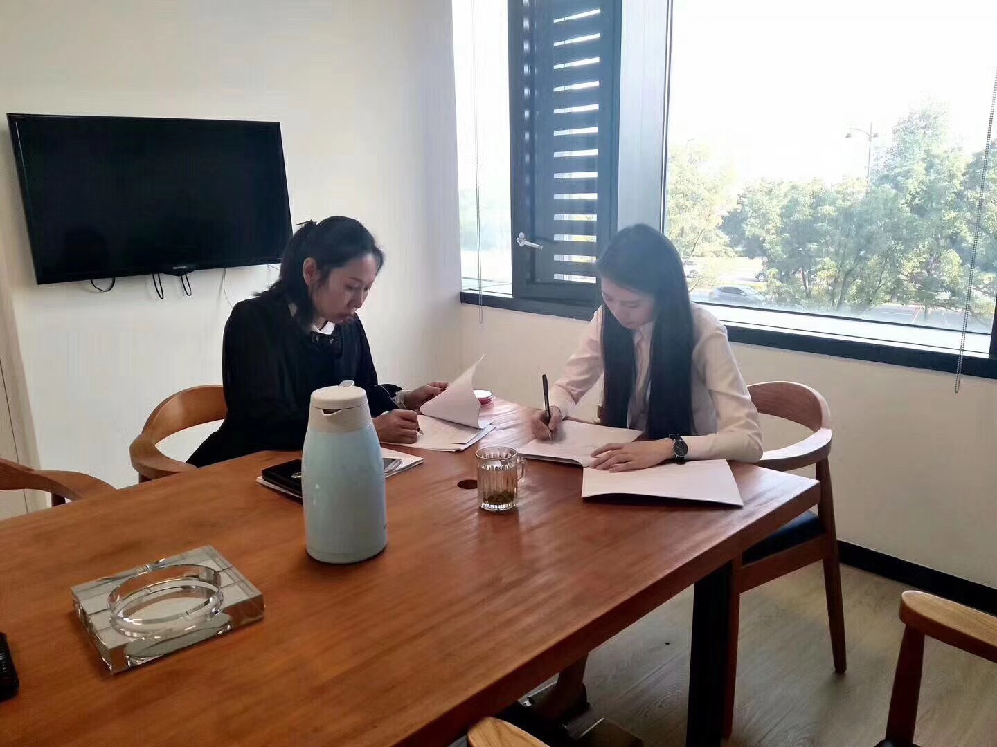 熱烈祝賀閔總、楊總簽約創(chuàng)綠家鶴崗市區(qū)級(jí)代理！