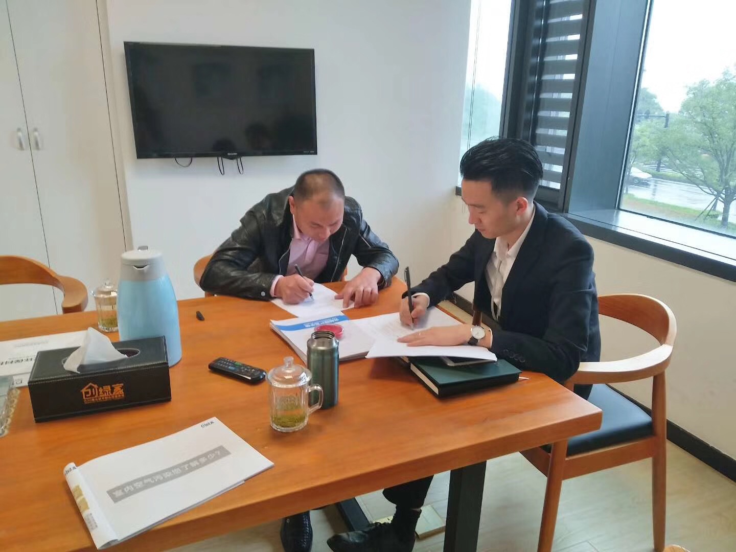 熱烈祝賀周總簽約創(chuàng)綠家鷹潭市區(qū)級代理！