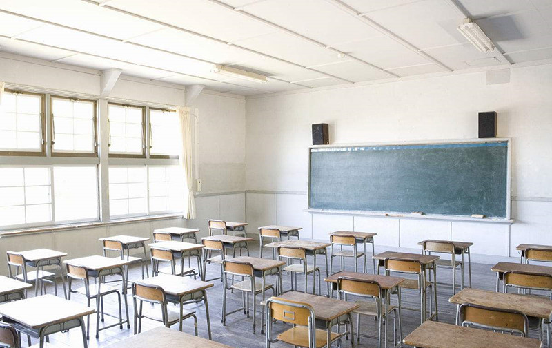 首例小學(xué)生教室裝修后病亡 校方判賠42萬(wàn) 首例小學(xué)生教室裝修后病亡 校方判賠42萬(wàn)