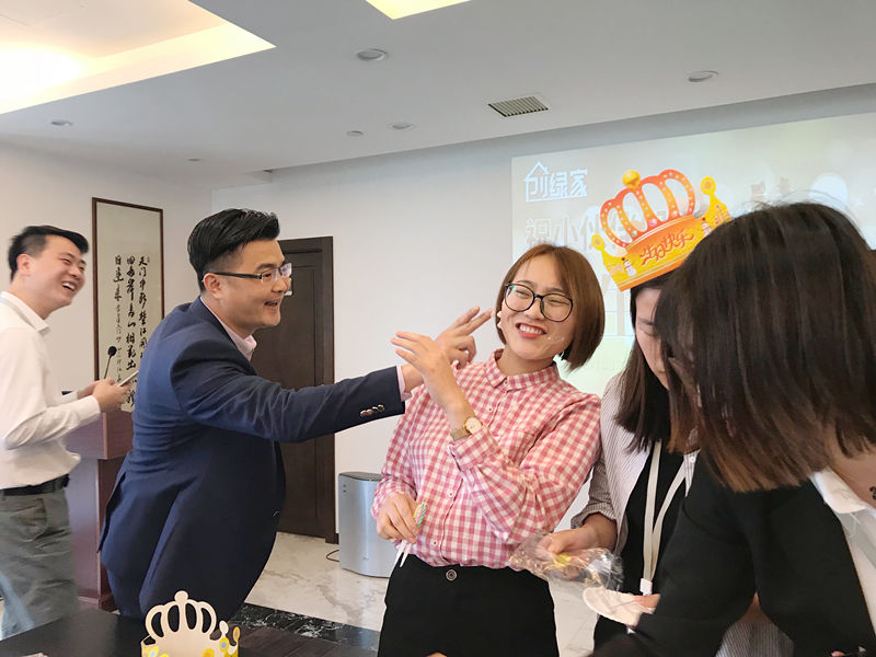 【4月生日會】業(yè)務很硬核，而我們只是甜美小公舉