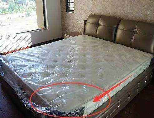 床墊薄膜要撕嗎？不僅要撕還要除甲醛！