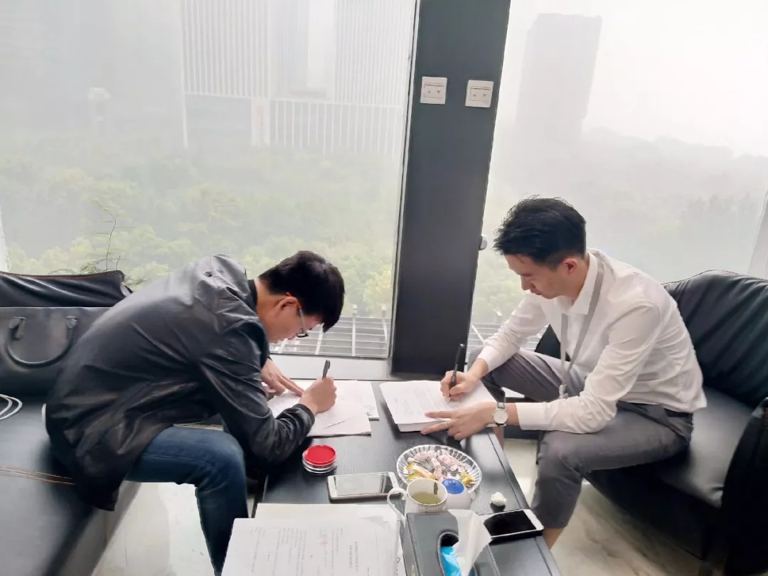 熱烈祝賀王總簽約創(chuàng)綠家遂川市縣級市代理！