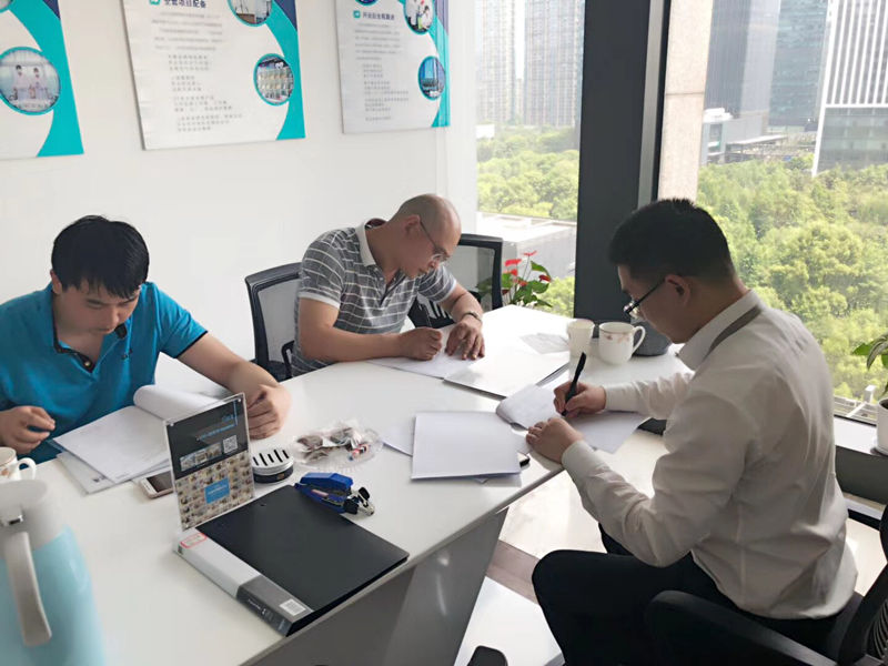 熱烈祝賀徐總、賀總簽約創(chuàng)綠家連云港市區(qū)級代理！