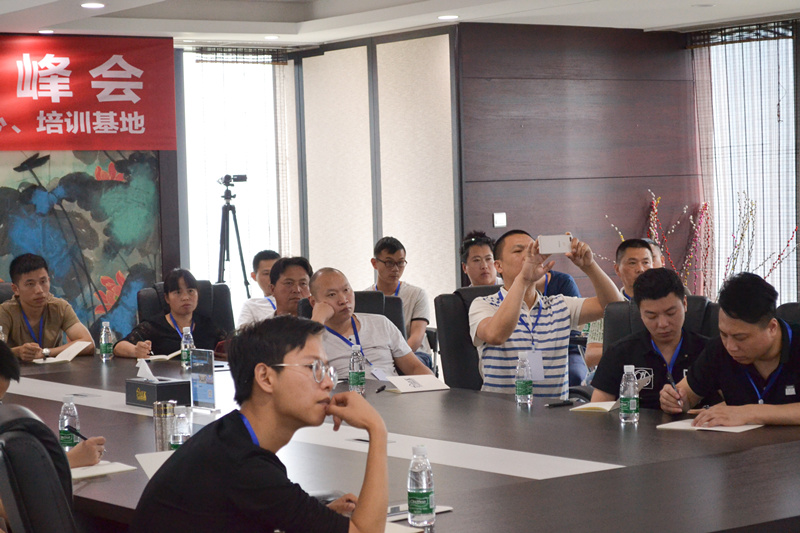 中國室內(nèi)裝飾協(xié)會室內(nèi)環(huán)境凈化治理專業(yè)委員會浙江中心第二期除醛技術(shù)交流峰會圓滿結(jié)束！