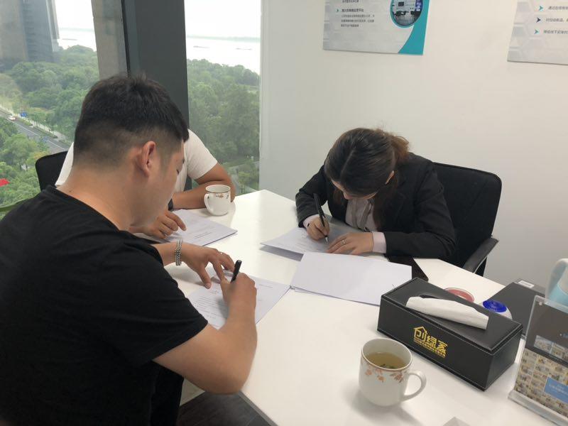 熱烈祝賀于總、沙總簽約創(chuàng)綠家阜陽市區(qū)級代理！