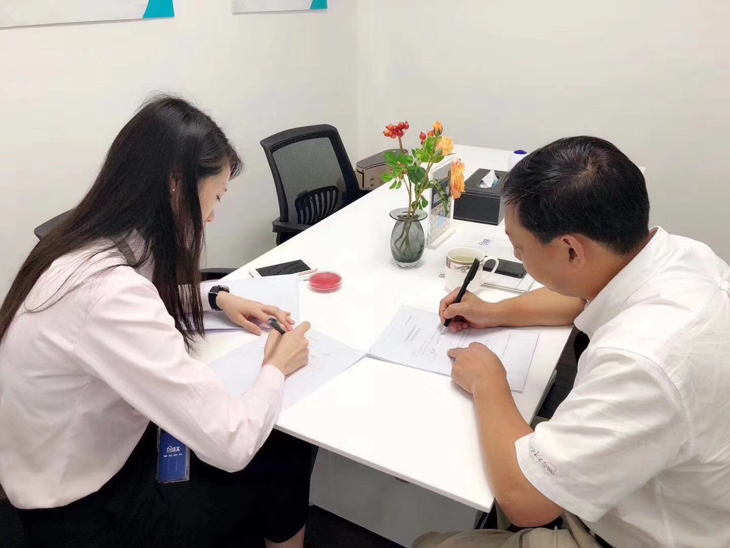 熱烈祝賀肖總簽約創(chuàng)綠家溫州市區(qū)級代理！