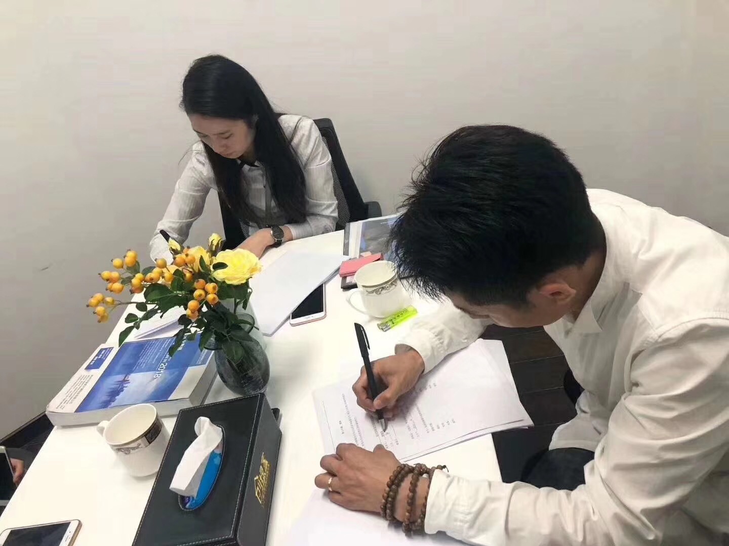 熱烈祝賀倪總、秦總、周總簽約創(chuàng)綠家寧波市區(qū)級代理！