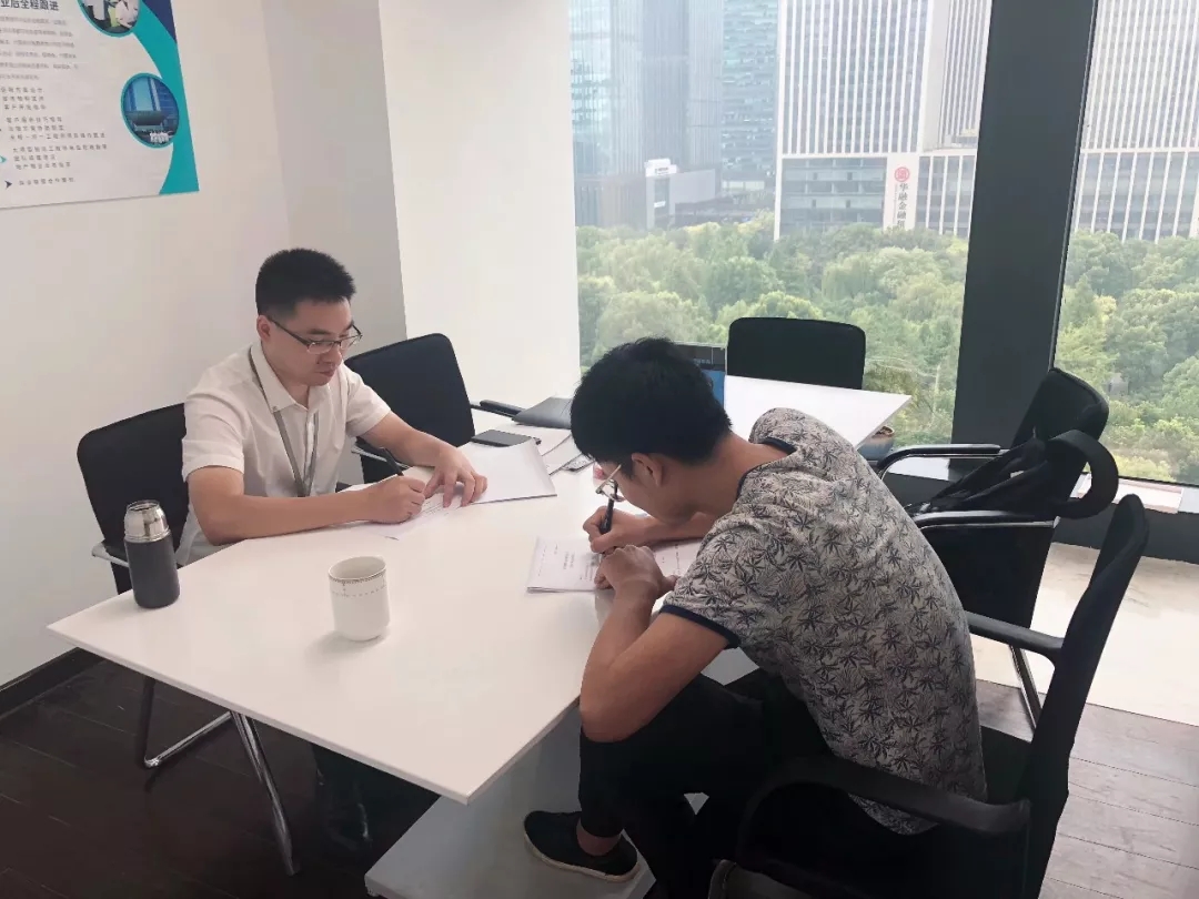 熱烈祝賀董總簽約創(chuàng)綠家重慶市區(qū)級(jí)代理！