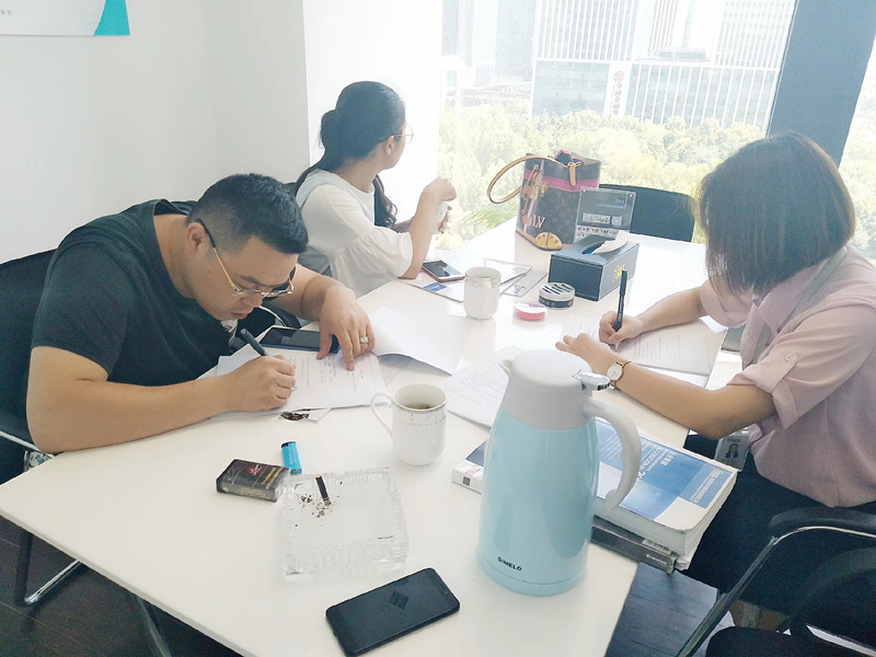 熱烈祝賀馬總夫婦簽約創(chuàng)綠家鹽城市區(qū)級(jí)代理！