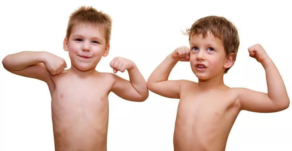 4歲男孩和媽媽辦“婚禮”，真相令人淚崩！