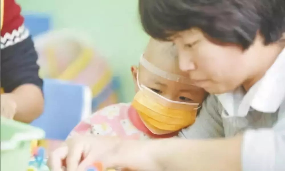 4歲男孩和媽媽辦“婚禮”，真相令人淚崩！