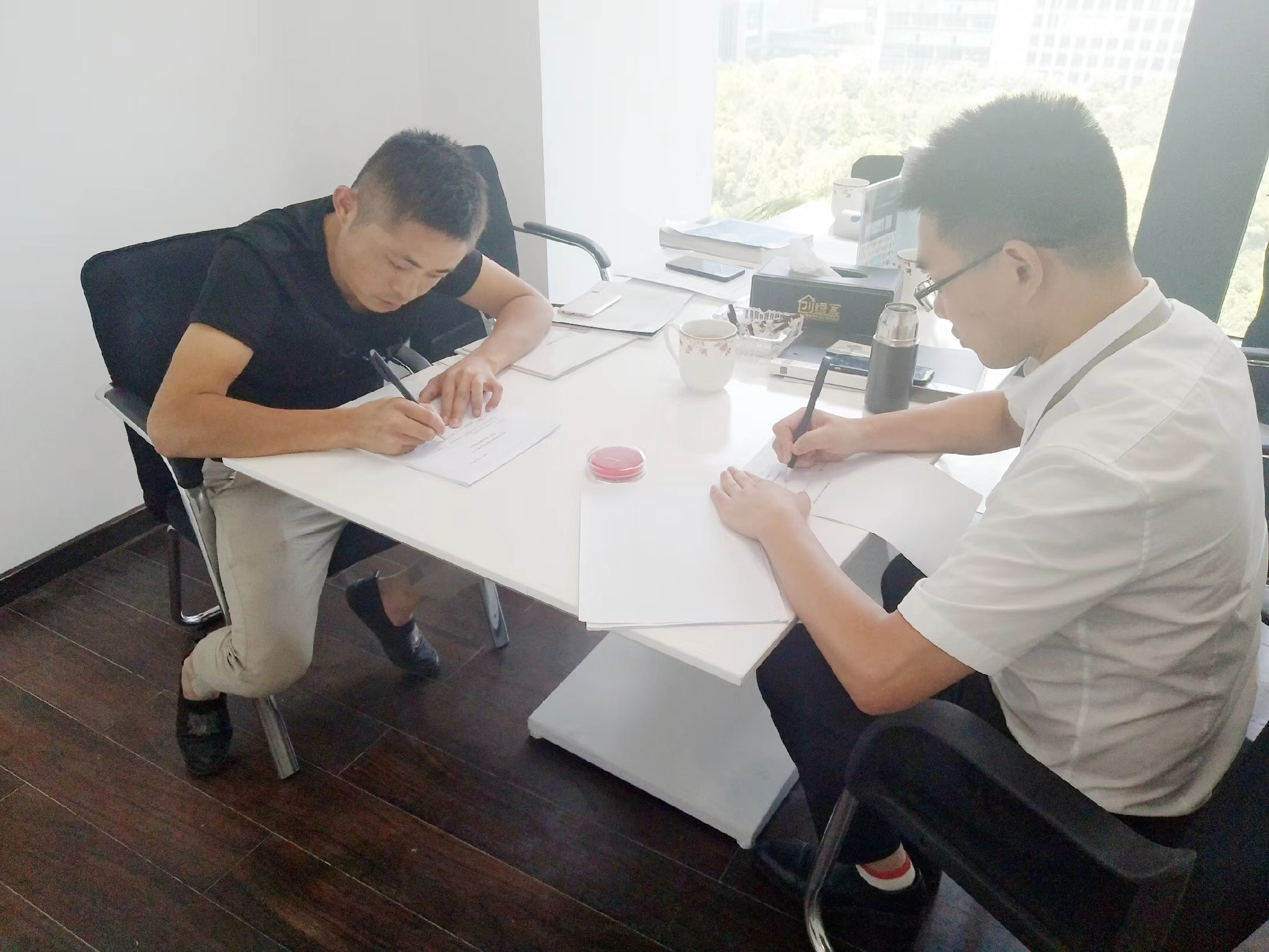 熱烈祝賀梅總團(tuán)隊(duì)簽約創(chuàng)綠家宣城市縣級代理！