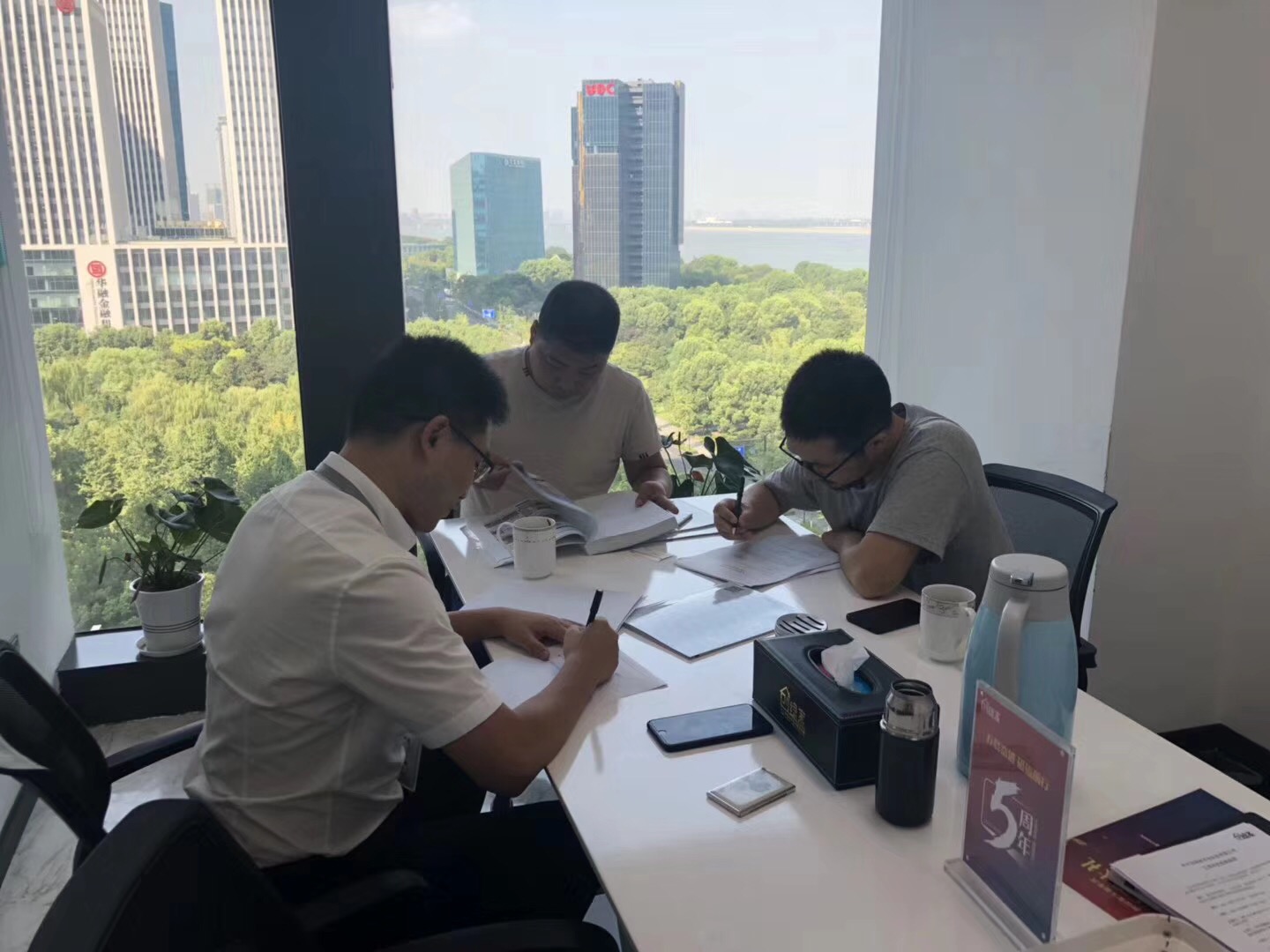 熱烈祝賀于總兄弟簽約創(chuàng)綠家金華市縣級代理！