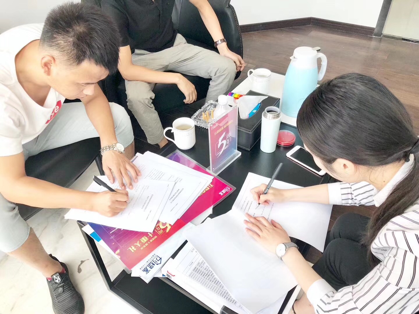 熱烈祝賀孫總、高總簽約創(chuàng)綠家西安市區(qū)級(jí)代理！