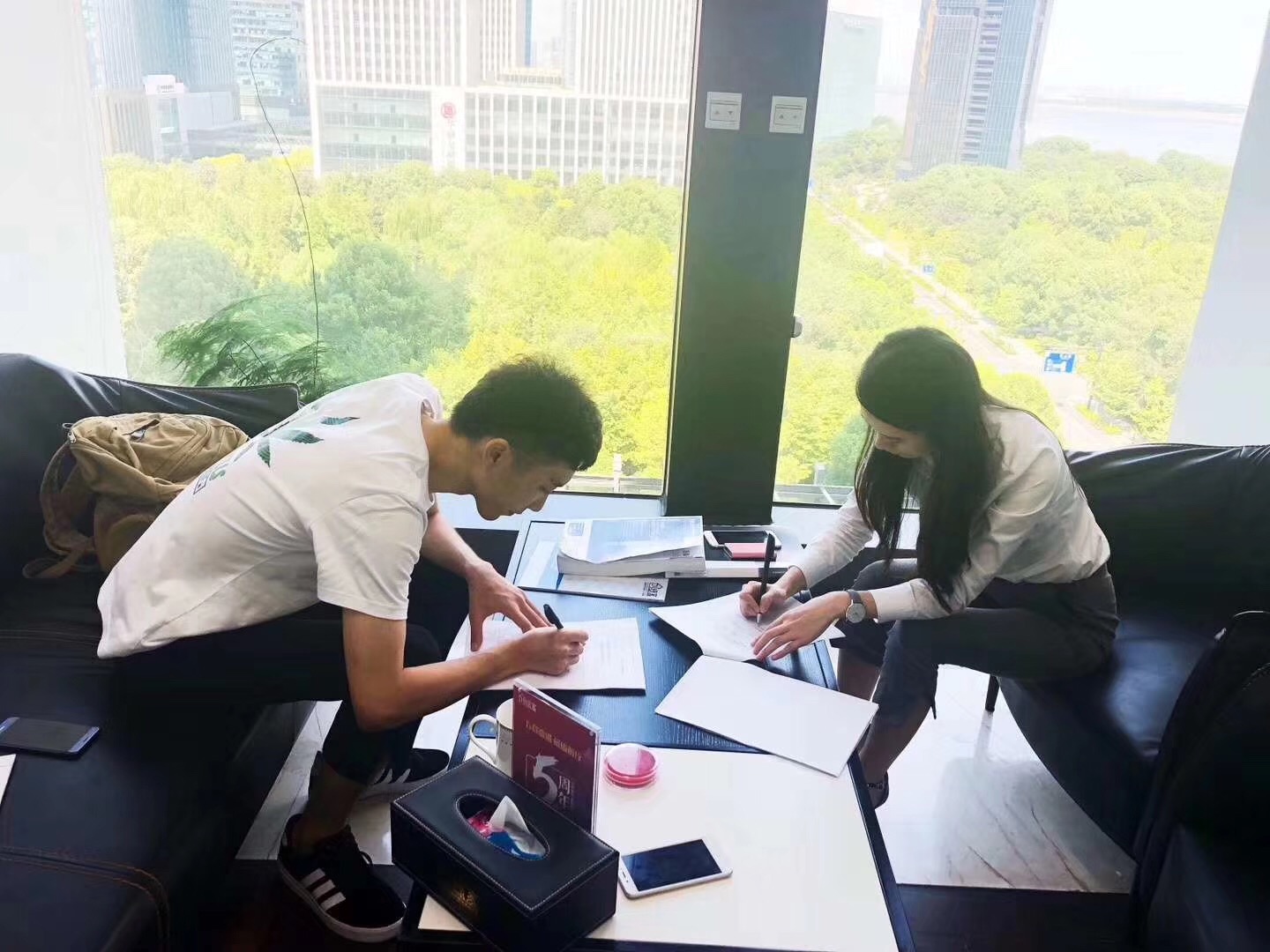 熱烈祝賀陳總簽約創(chuàng)綠家溫州市縣級代理！