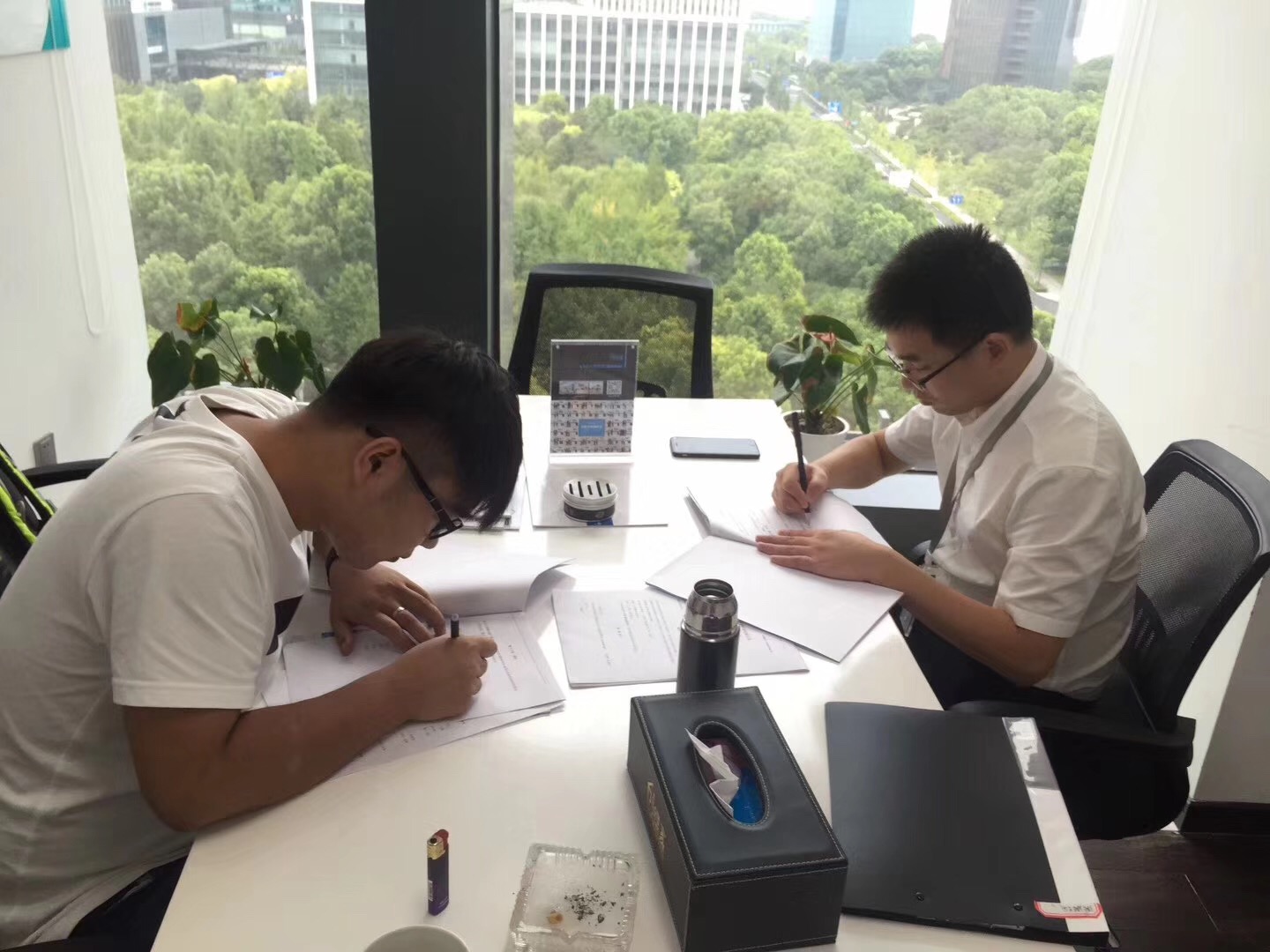 熱烈祝賀王總簽約創(chuàng)綠家福州市區(qū)級(jí)代理！