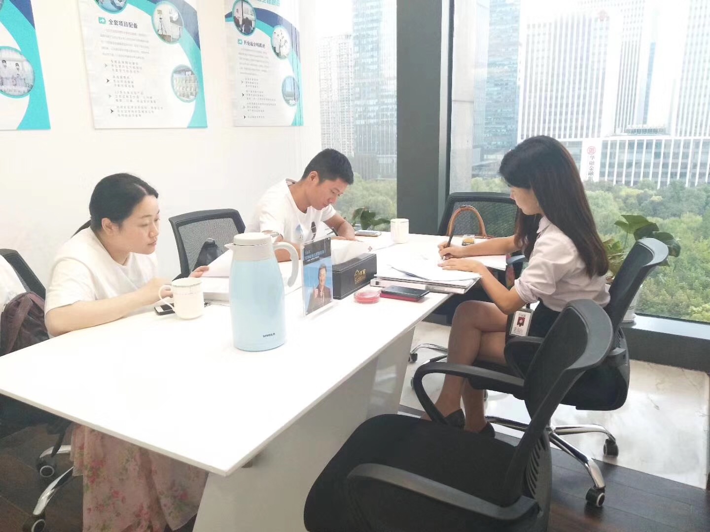 熱烈祝賀曾總簽約創(chuàng)綠家溫州市縣級(jí)代理！