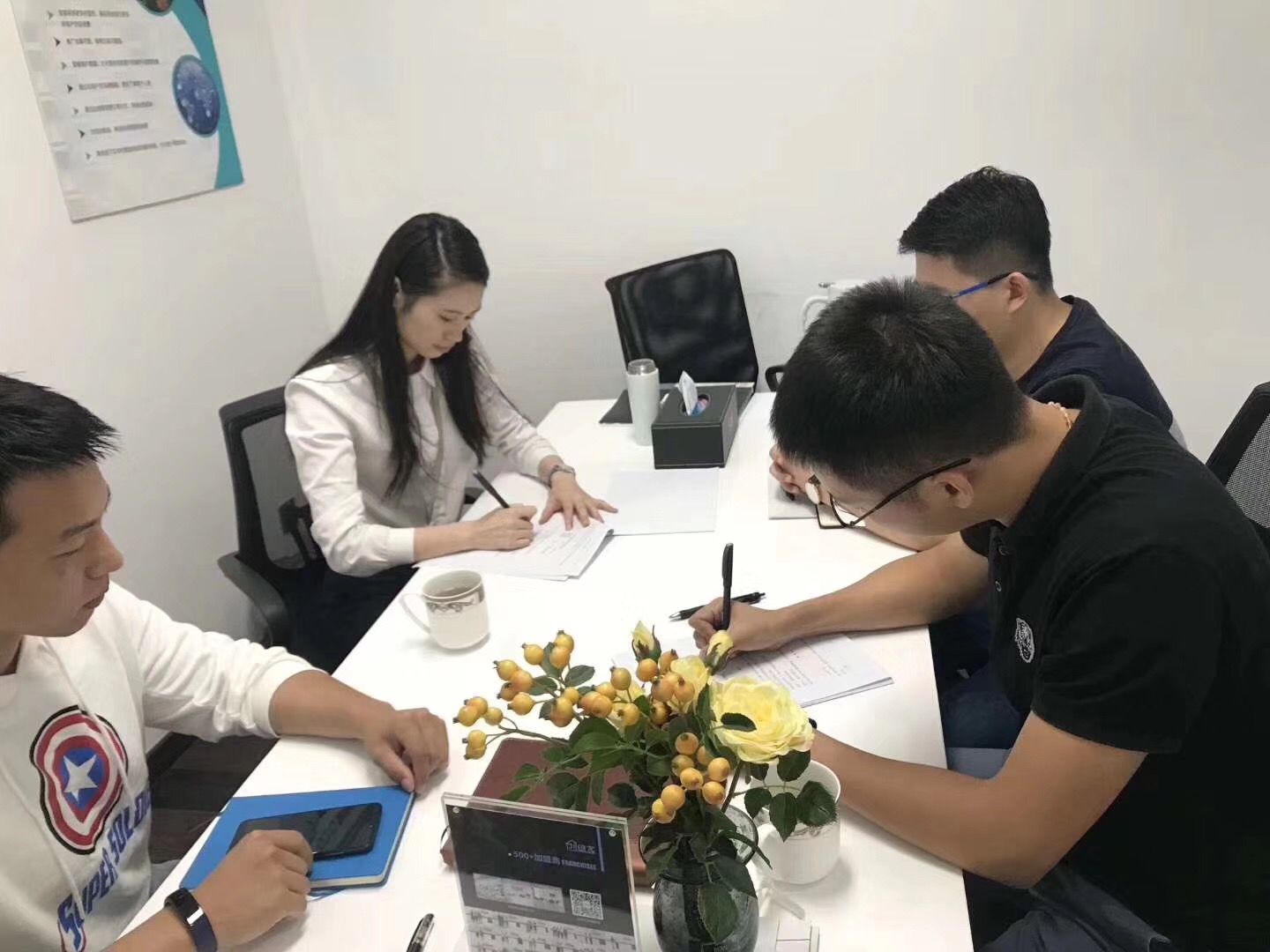 熱烈祝賀嚴總、黃總、楊總簽約創(chuàng)綠家深圳市區(qū)級代理！