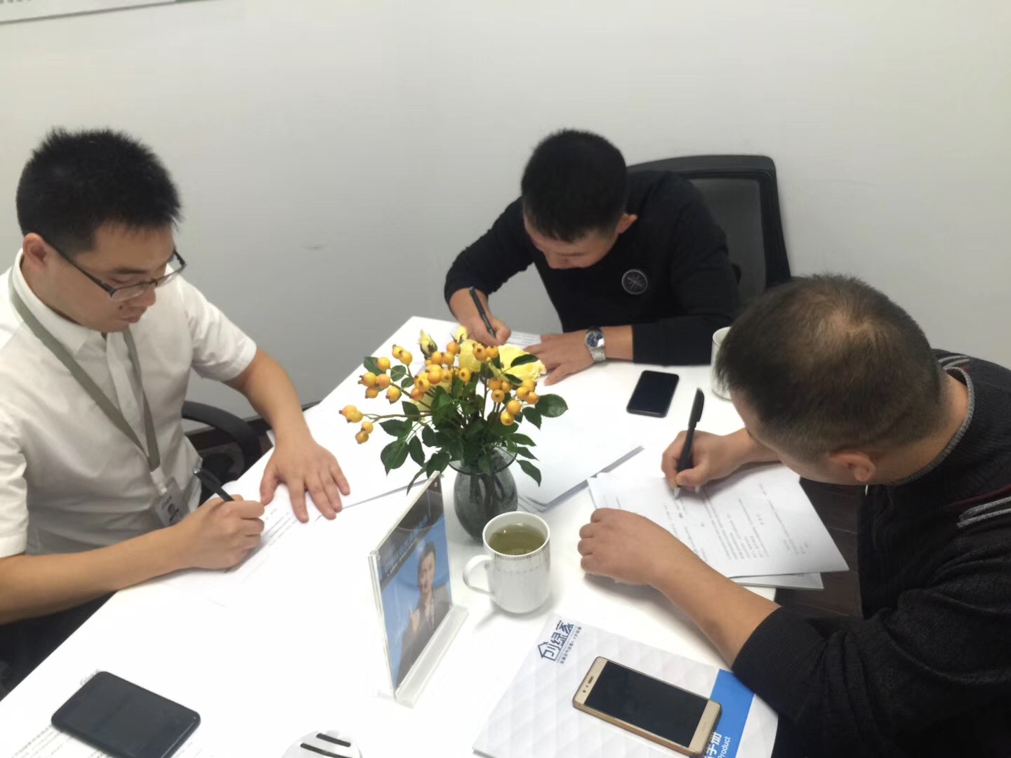 熱烈祝賀張總、程總兄弟簽約創(chuàng)綠家南京市區(qū)級代理！