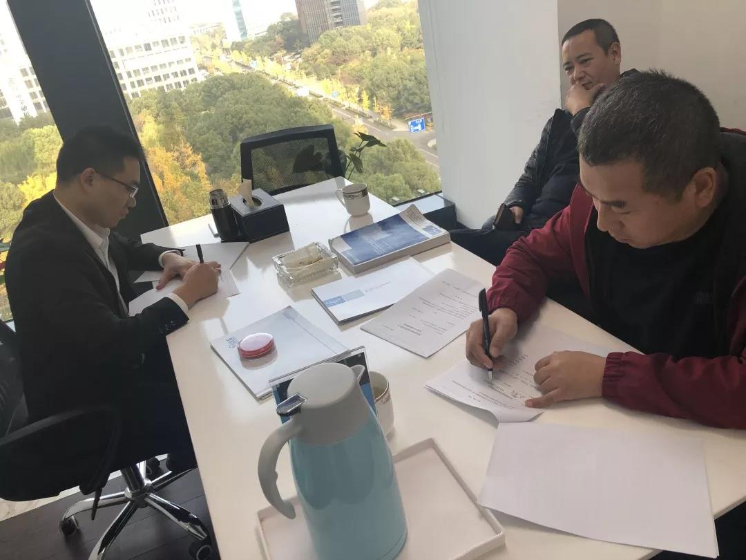 熱烈祝賀武總、王總簽約創(chuàng)綠家包頭市區(qū)級代理！