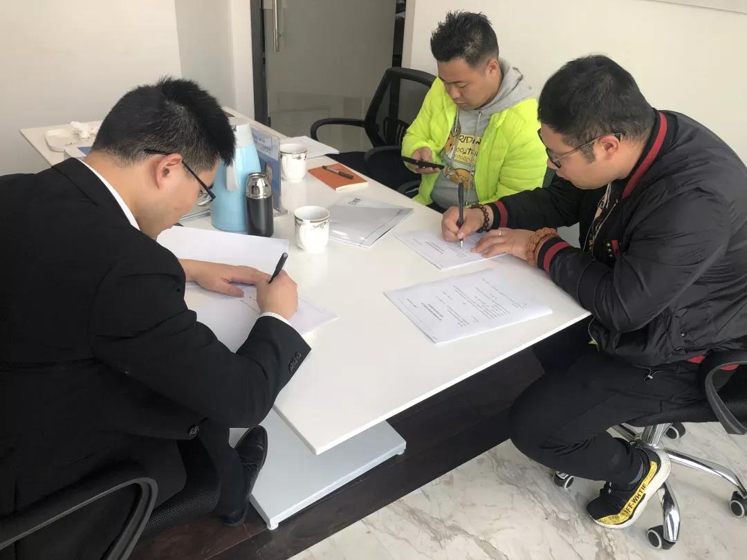 熱烈祝賀馬總、張總簽約創(chuàng)綠家天津市區(qū)級(jí)代理！