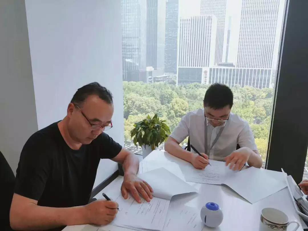 熱烈祝賀徐總簽約創(chuàng)綠家淮南市區(qū)級(jí)代理！