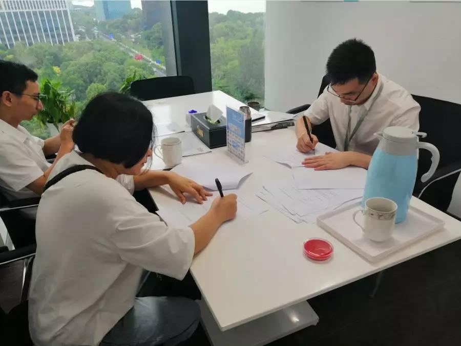 熱烈祝賀朱總、劉總簽約創(chuàng)綠家江蘇省蘇州市吳江區(qū)區(qū)級代理！