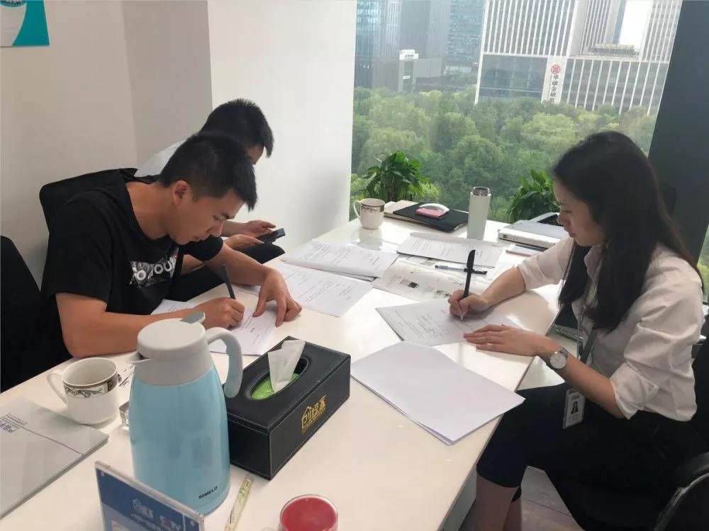 熱烈祝賀羅總簽約創(chuàng)綠家貴州省遵義市區(qū)級(jí)代理！