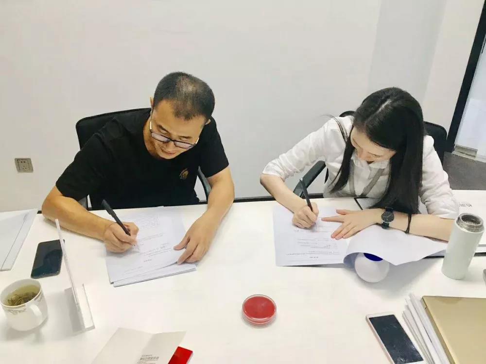 熱烈祝賀袁總簽約創(chuàng)綠家四川省涼山彝族自治州區(qū)級(jí)代理！