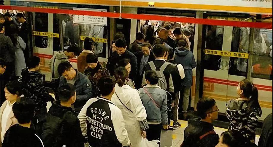 @1895.37萬(wàn)游客 創(chuàng)綠家地鐵廣告看到了嗎？