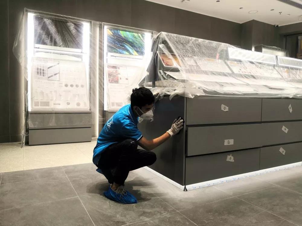 完美日記是一個國產(chǎn)大眾美妝品牌，價格良心堪稱國貨之光，也深受年輕人喜愛。