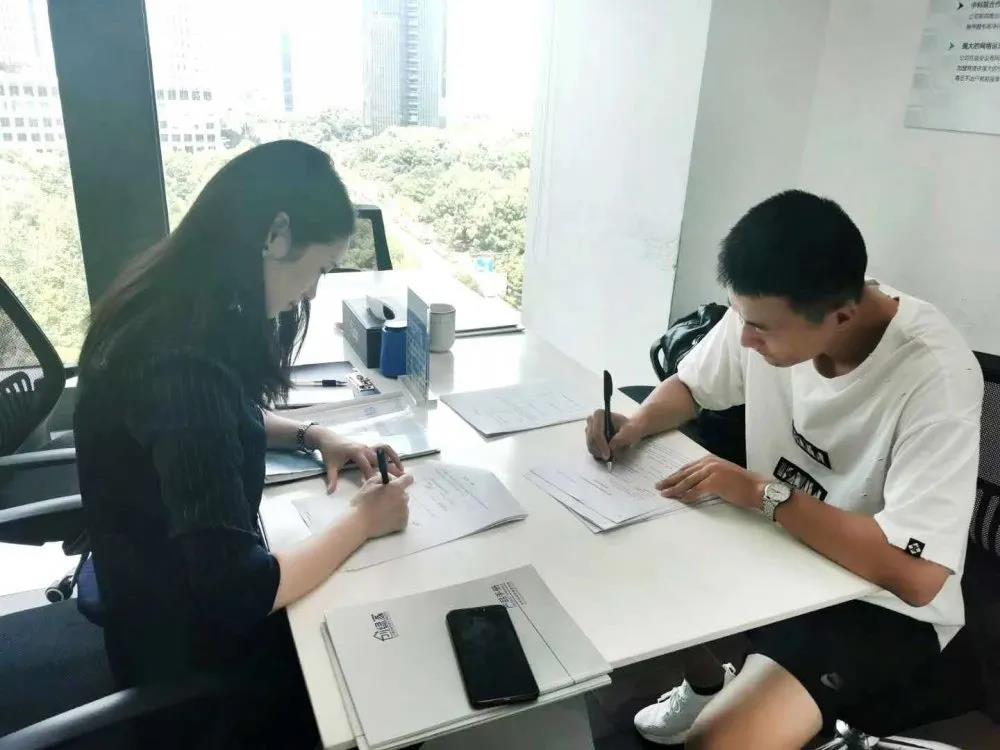 熱烈祝賀任總簽約創(chuàng)綠家天津市區(qū)級代理！