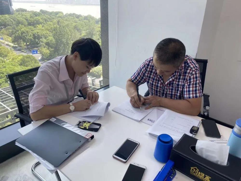 熱烈祝賀董總簽約創(chuàng)綠家浙江省區(qū)級代理！